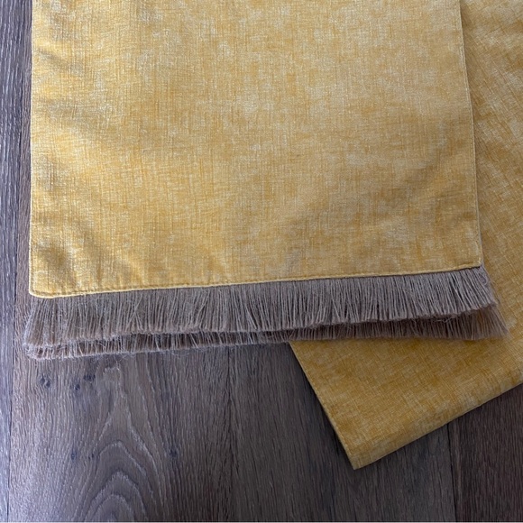 Rachel Ashwell The Farmhouse Yellow Table Runner with Fringe 90x16 - Picture 3 of 5